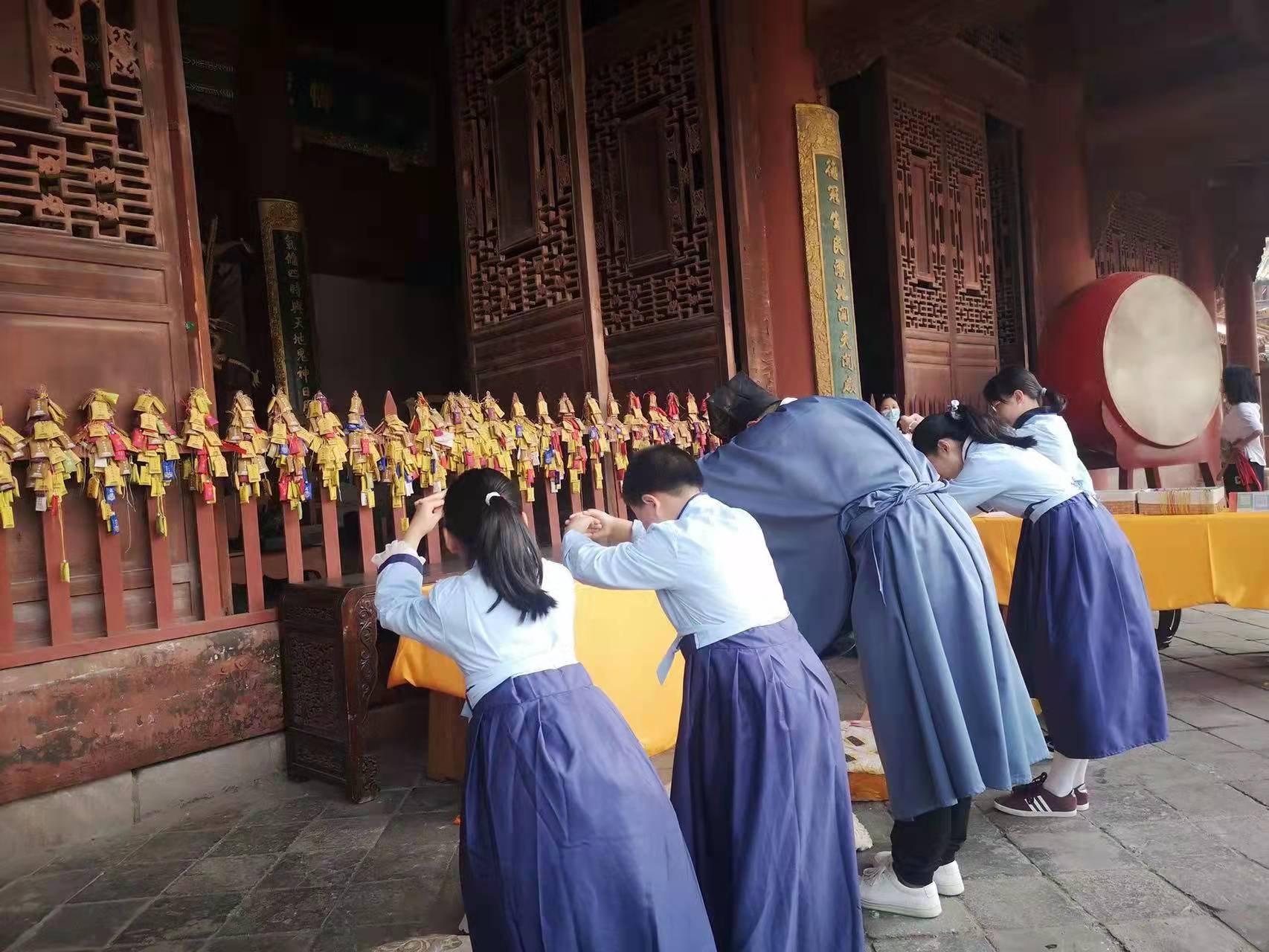 德阳文庙举行少儿茶艺体验研学活动(图5) 德阳文庙举行少儿茶艺体验研学活动(图5)
