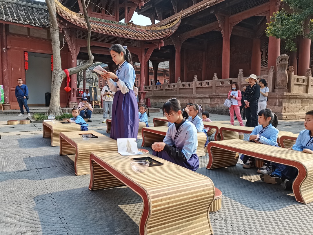 德阳文庙举行少儿茶艺体验研学活动(图2) 德阳文庙举行少儿茶艺体验研学活动(图2)