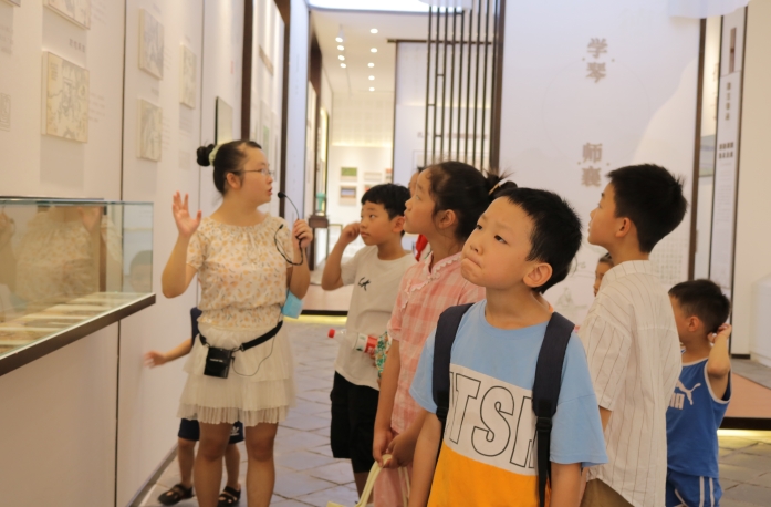 市博物馆组织开展德阳广电“文庙小记者 ”研学活动(图4) 市博物馆组织开展德阳广电“文庙小记者 ”研学活动(图4)