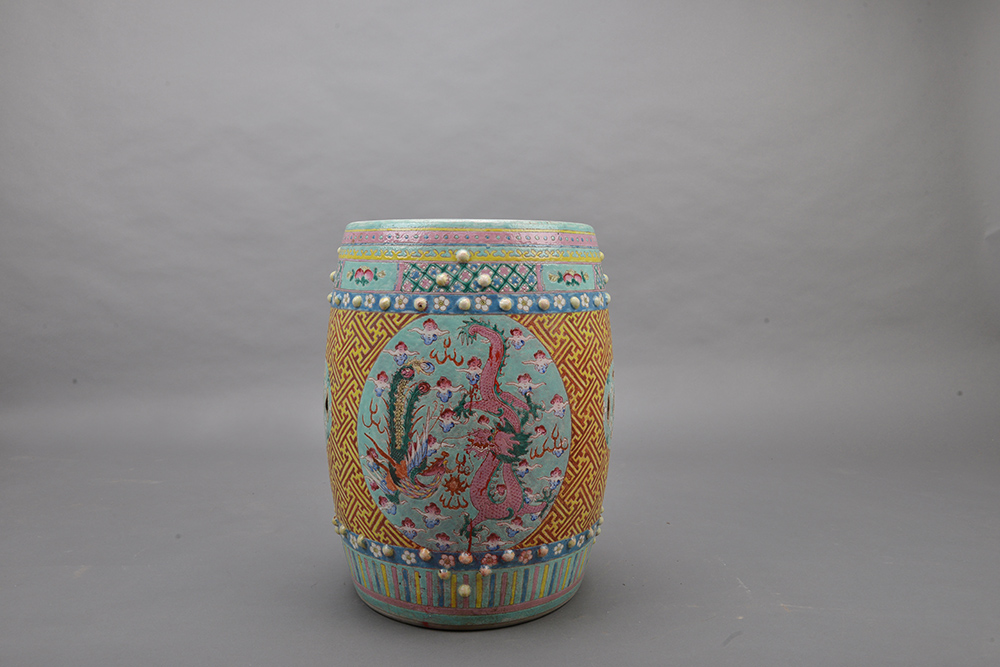 清龙凤粉彩瓷凳