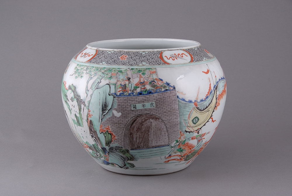 清虎牢关三英战吕布人物粉彩瓷缸