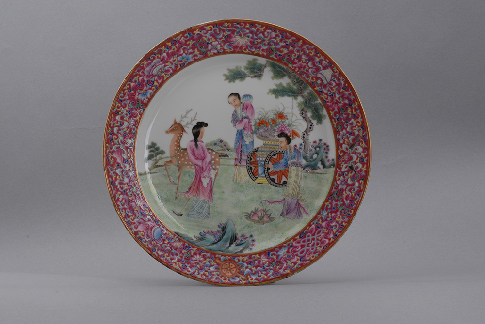 清乾隆五彩福禄寿喜花卉人物瓷盘