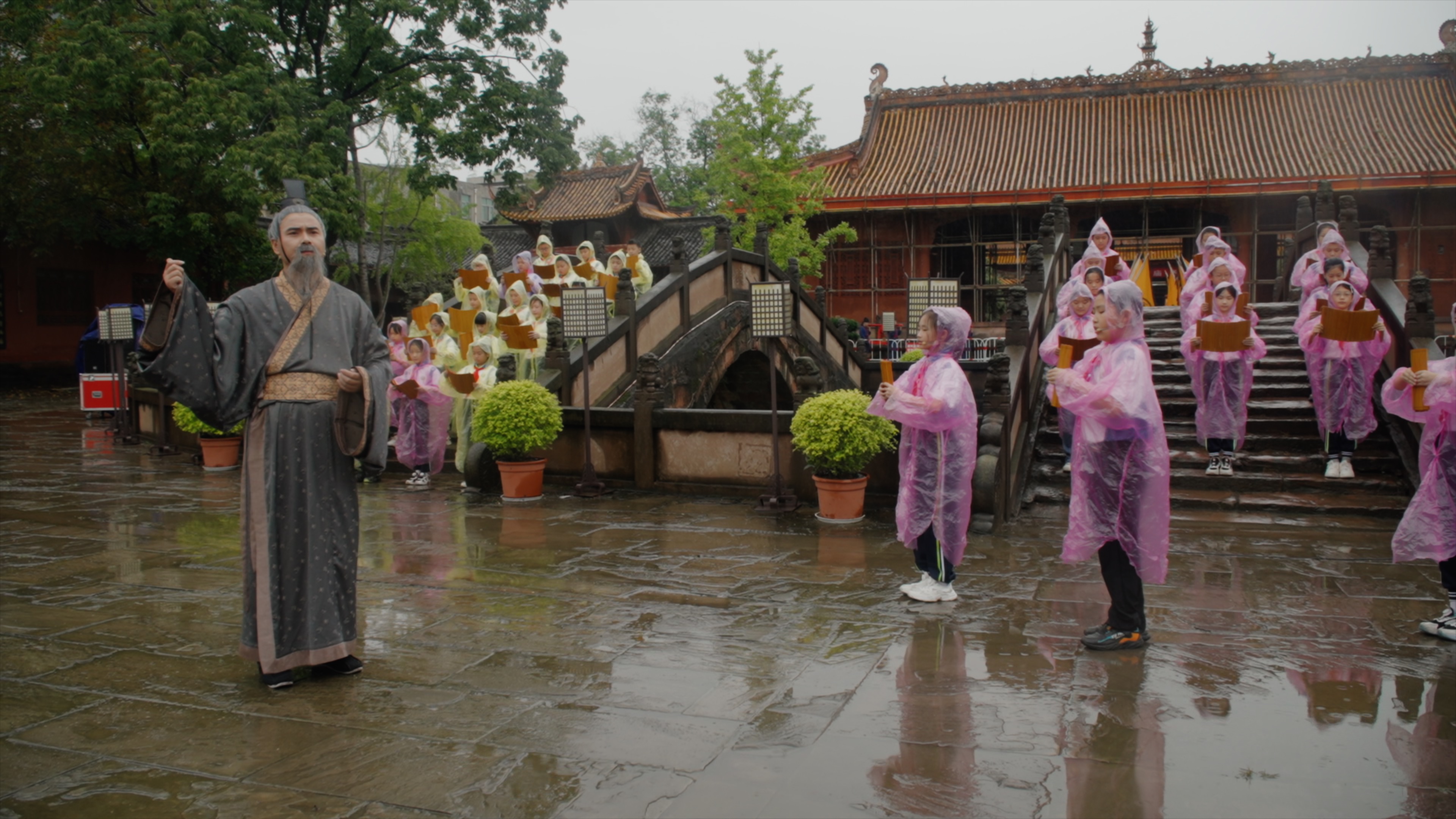德阳文庙祭孔大典圆满举行:千年礼赞承经典,时代新声传文脉(图6) 德阳文庙祭孔大典圆满举行:千年礼赞承经典,时代新声传文脉(图6)