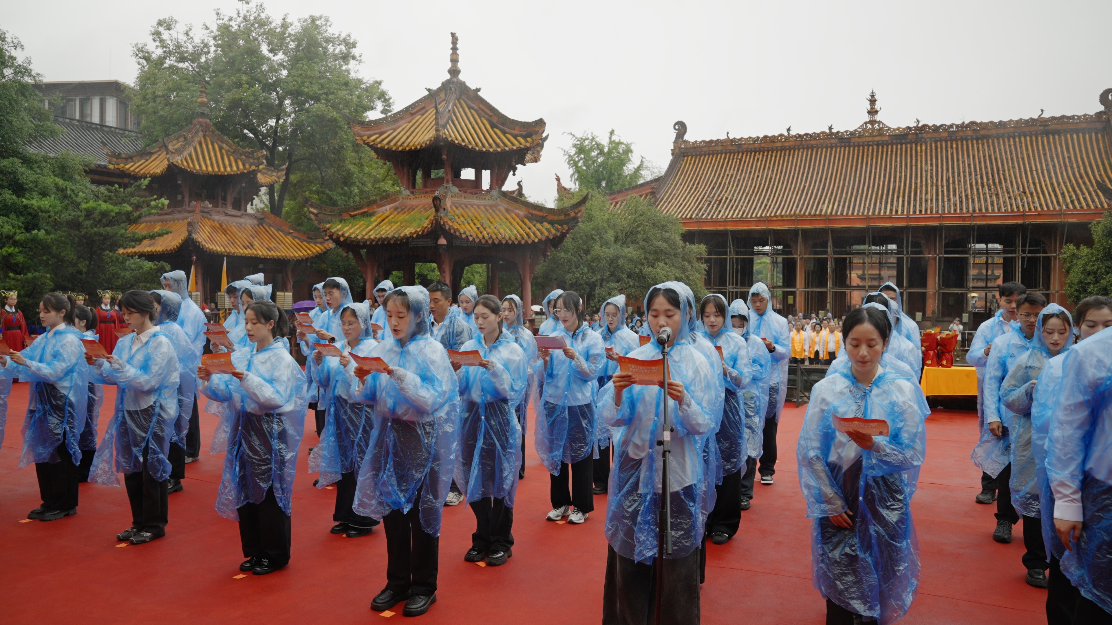 德阳文庙祭孔大典圆满举行:千年礼赞承经典,时代新声传文脉(图13) 德阳文庙祭孔大典圆满举行:千年礼赞承经典,时代新声传文脉(图13)