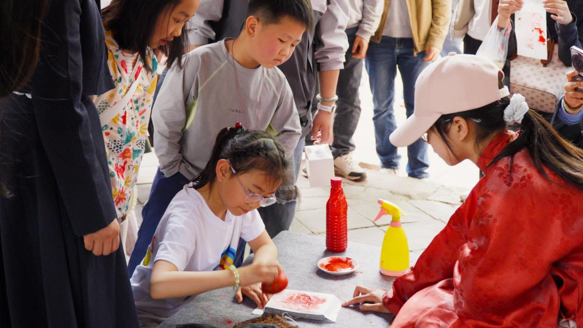 文庙不打烊,潮玩在德阳——“春假、清明”系列传统文化活动圆满落幕(图13) 文庙不打烊,潮玩在德阳——“春假、清明”系列传统文化活动圆满落幕(图13)