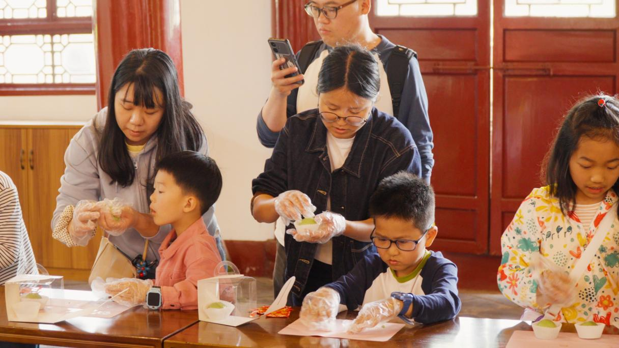 文庙不打烊,潮玩在德阳——“春假、清明”系列传统文化活动圆满落幕(图17) 文庙不打烊,潮玩在德阳——“春假、清明”系列传统文化活动圆满落幕(图17)