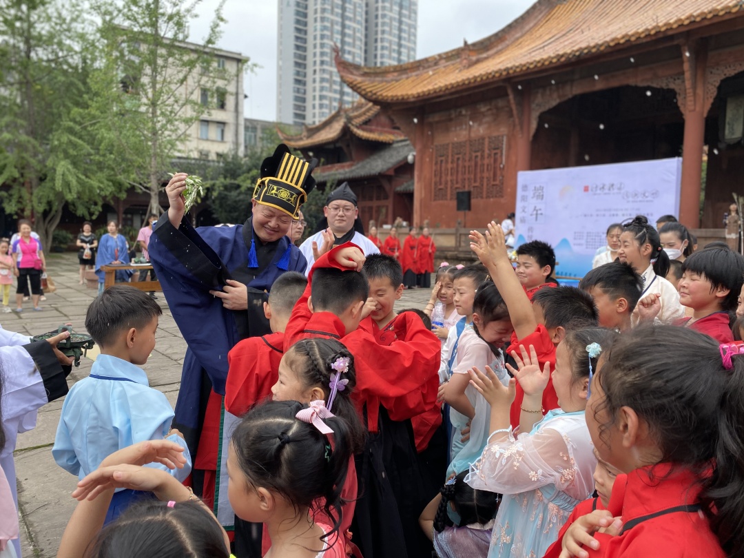 在德阳文庙 穿汉服 祭先贤 过端午(图9) 在德阳文庙 穿汉服 祭先贤 过端午(图9)