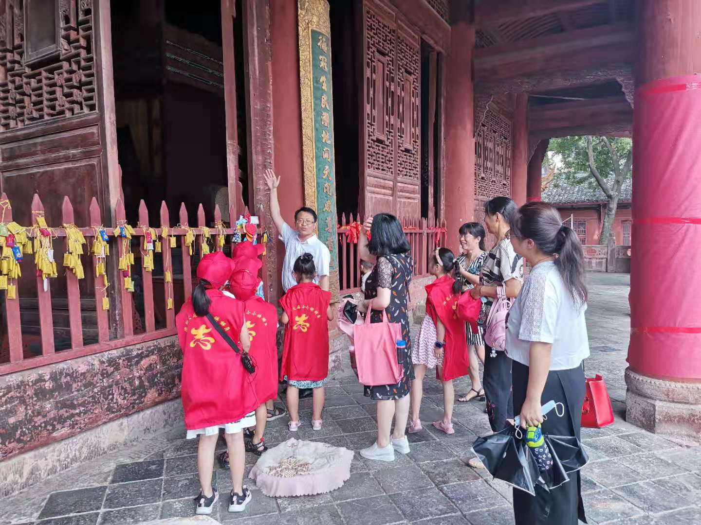 德阳文庙举办“童心向党 缤纷暑期展风采” 小小讲解员志愿讲解服务活动(图25) 德阳文庙举办“童心向党 缤纷暑期展风采” 小小讲解员志愿讲解服务活动(图25)