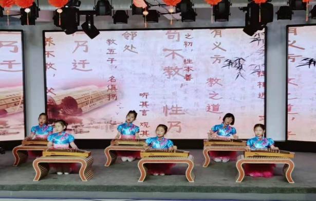 德阳文庙“仰圣贤、诵经典”公益课堂开始报名啦(图2) 德阳文庙“仰圣贤、诵经典”公益课堂开始报名啦(图2)