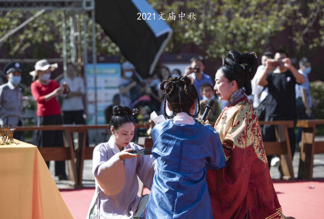 德阳文庙举行汉韵中秋民俗活动(图4) 德阳文庙举行汉韵中秋民俗活动(图4)